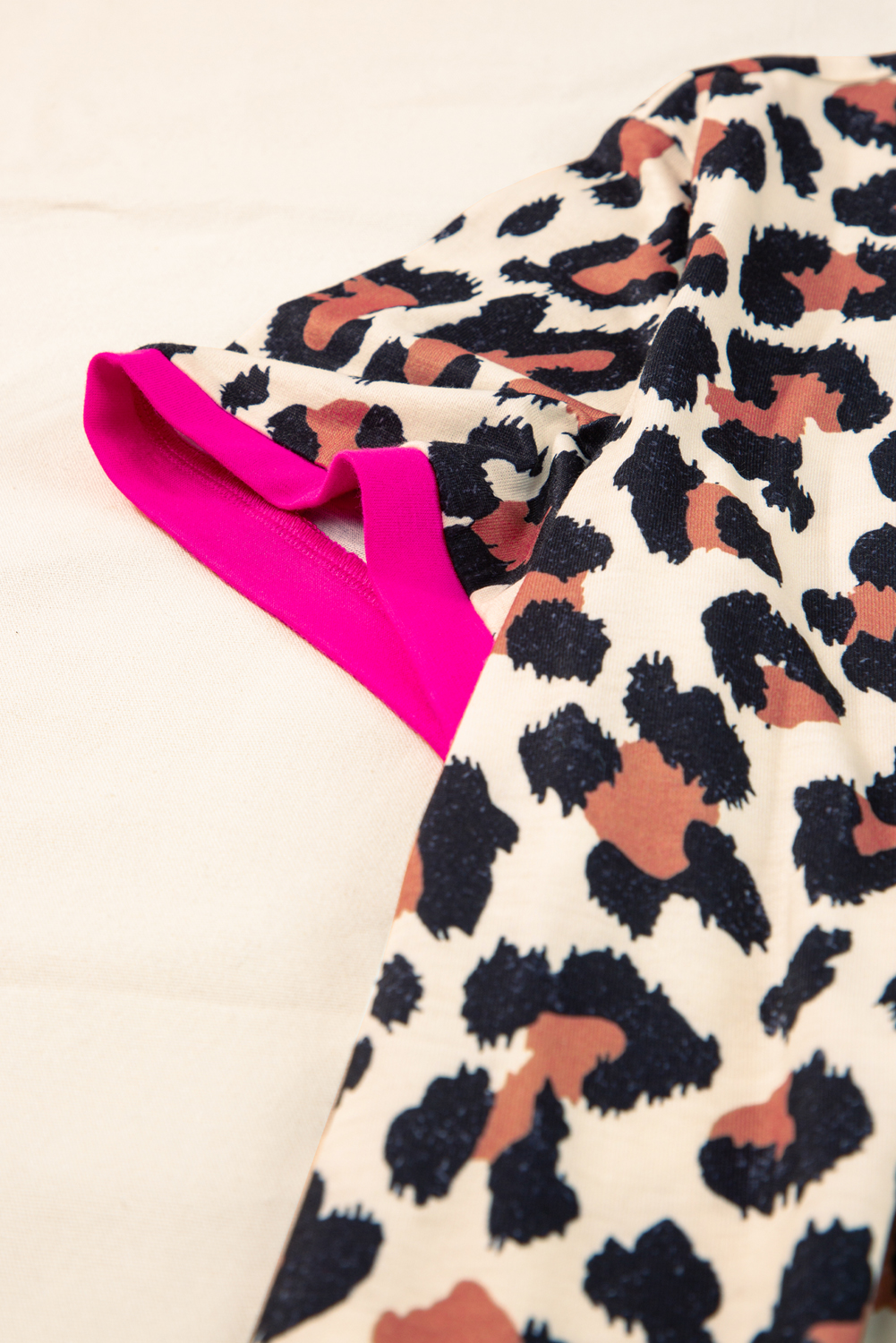 White Contrast Trim Leopard Print T Shirt White Contrast Trim Leopard Print T Shirt - Image 8